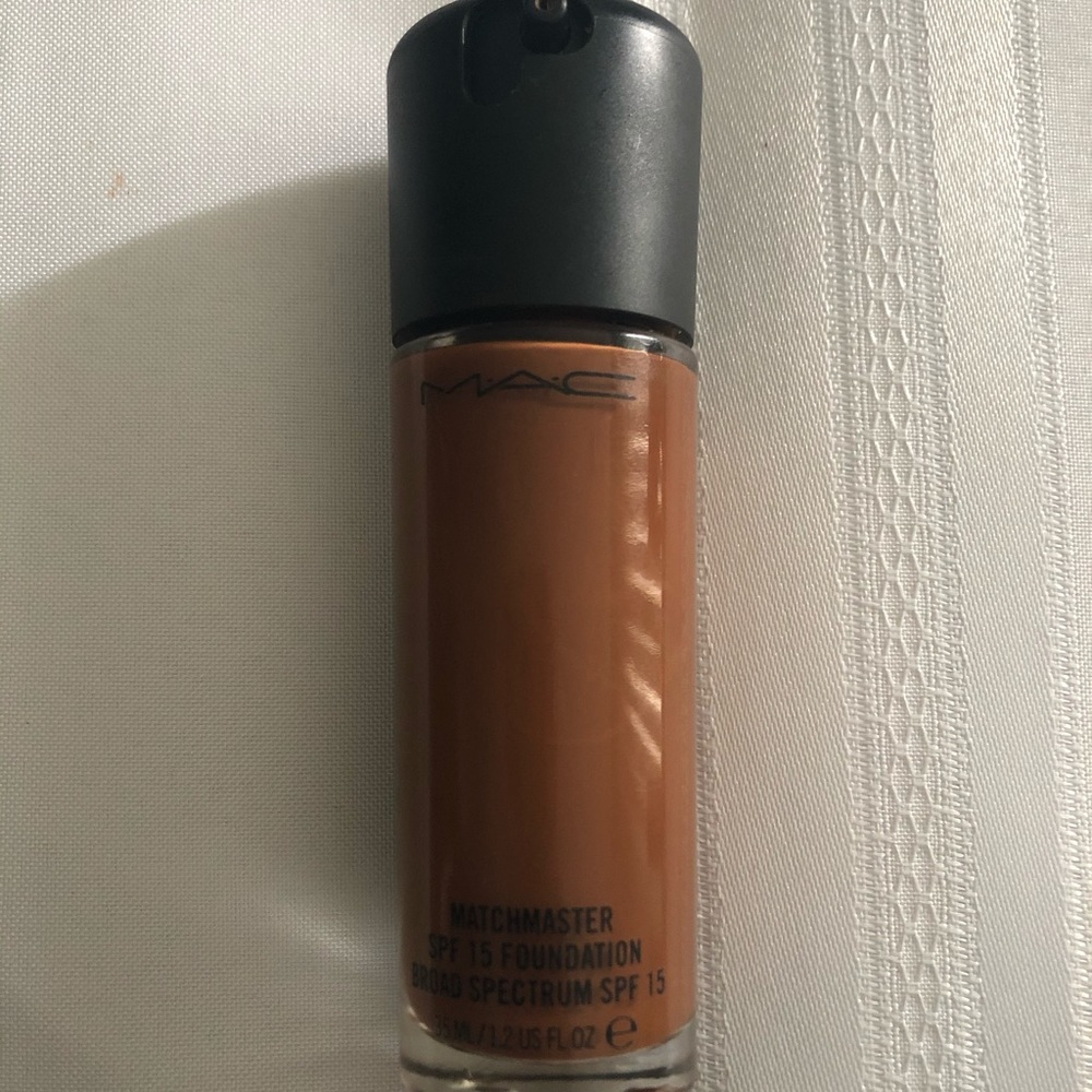 MAC Matchmaster SPF 15 Foundation Broad Spectrum